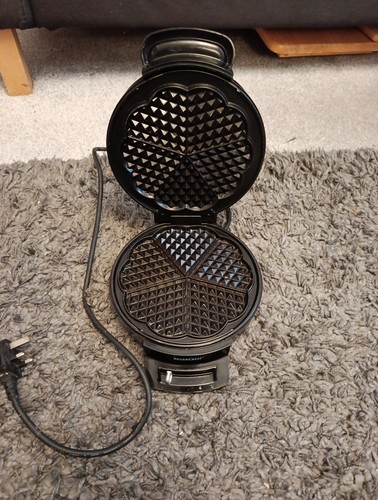 Waffle maker electric - maker, heart